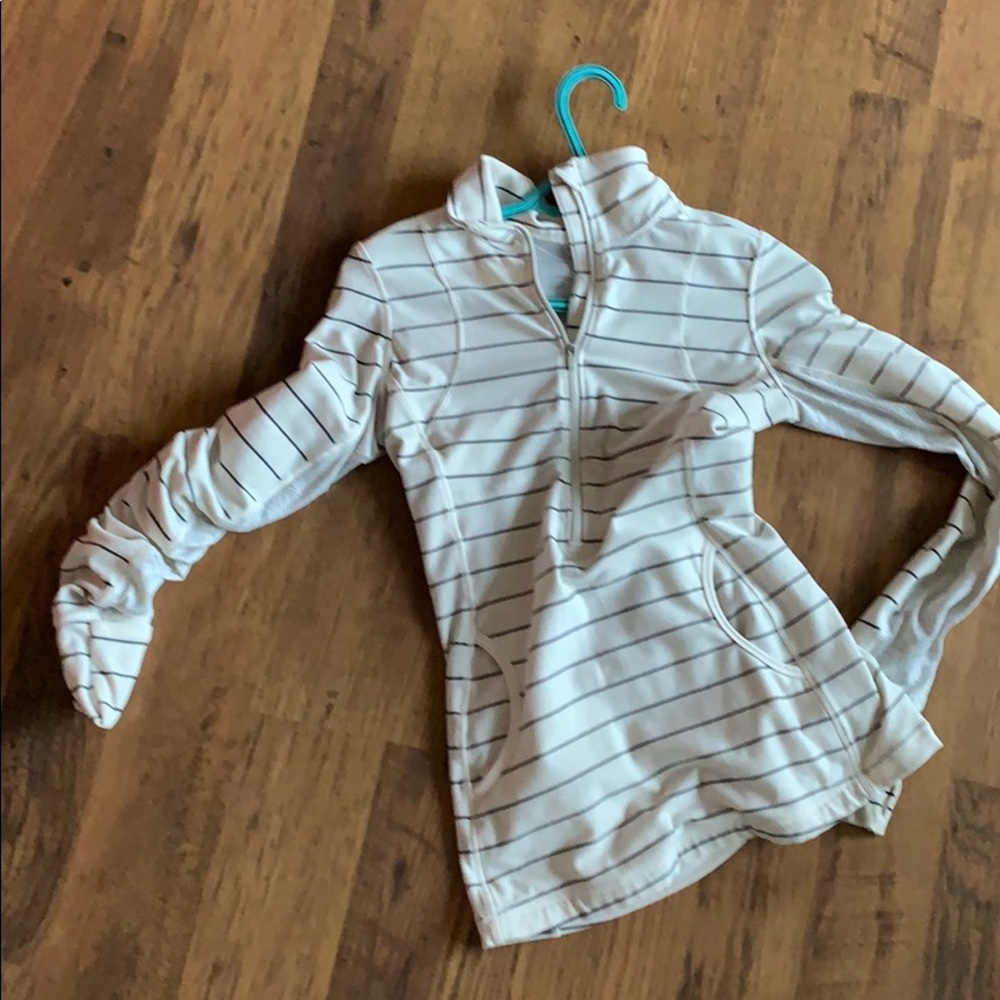 Lulu lemon size 2 long sleeve